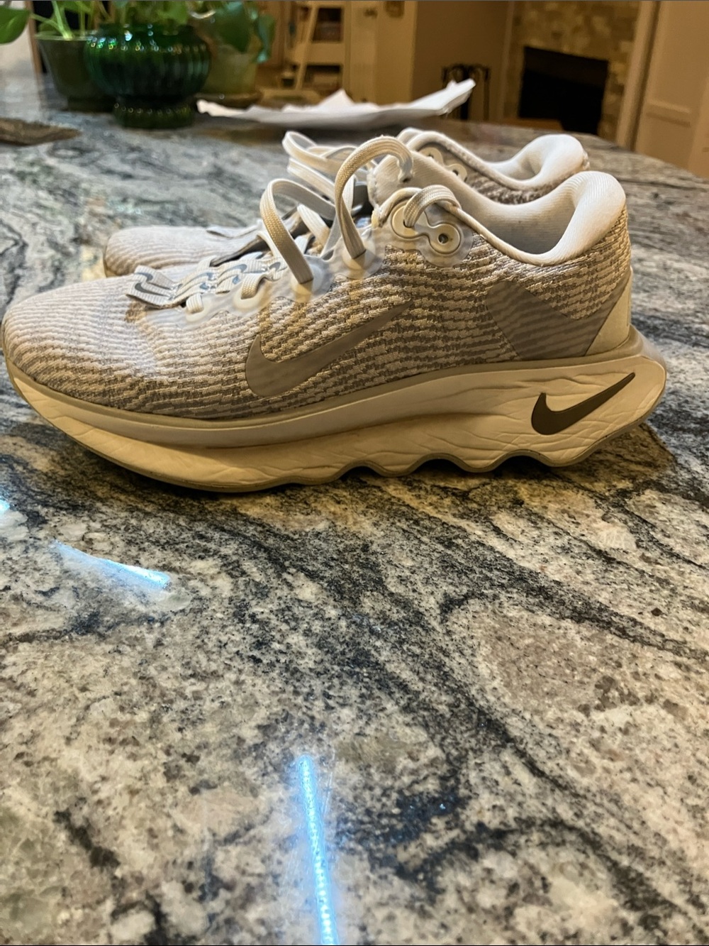 Nike Women's Motiva Walking Shoes in Light Gray and White